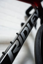 Ratas Ridley Falcn 105 DI2 // 2x12s (M), must/valge/candy punane metallik