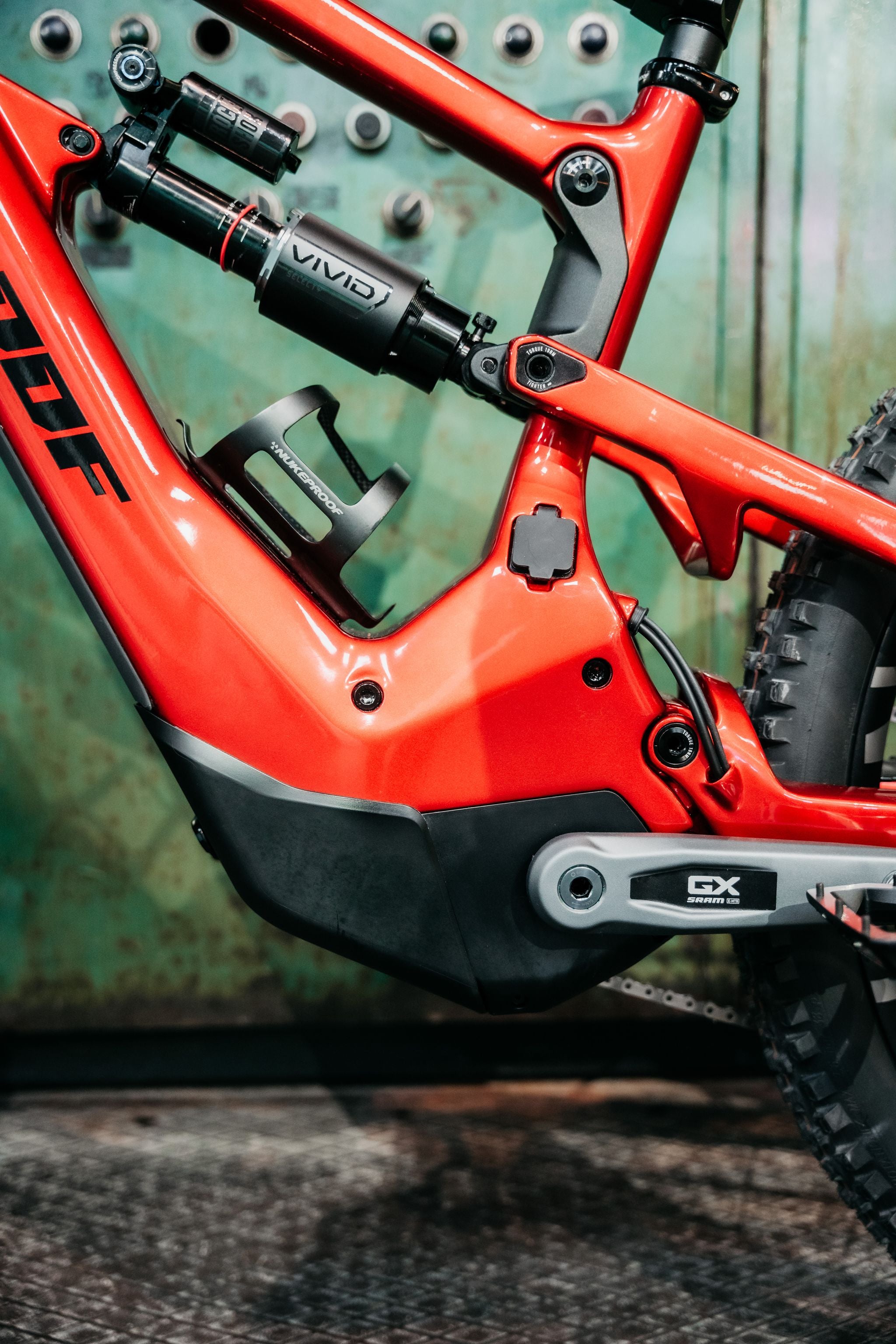 Ratas NUKEPROOF  Megawatt 297 Pro T-GX (S)