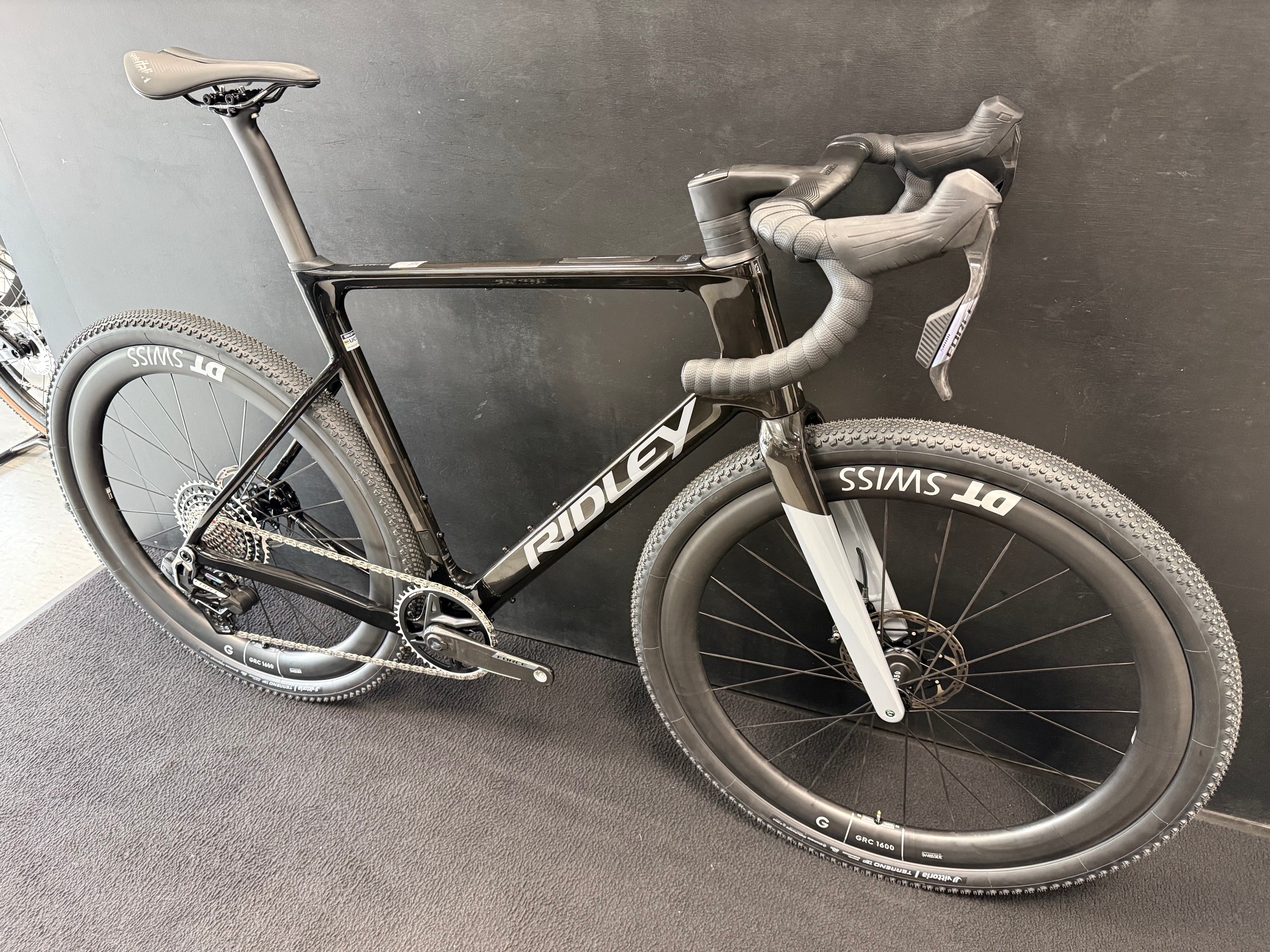 Ratas Ridley ASTR RS Force XPLR (L), must/hall