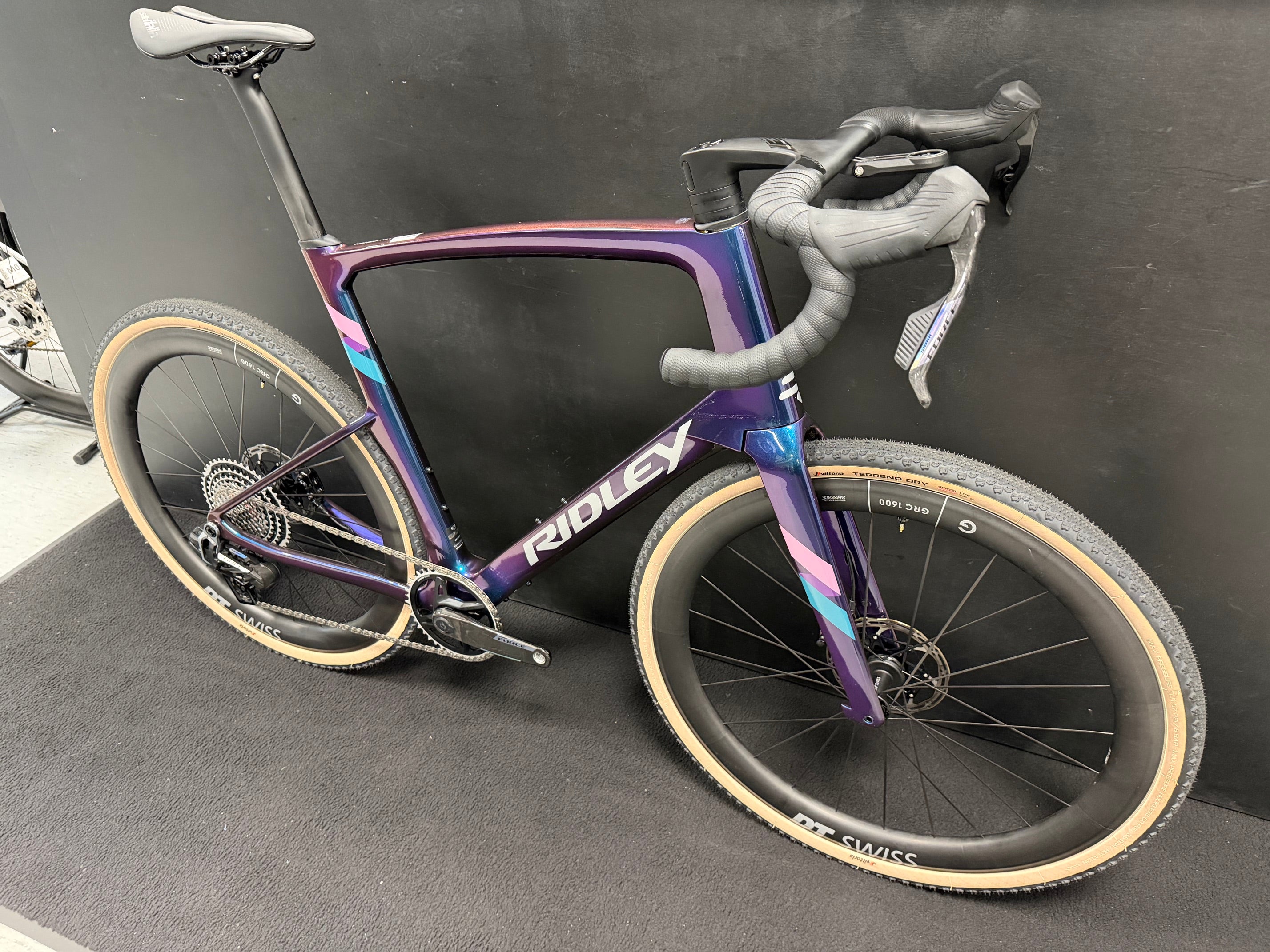 Ratas Ridley Kanzo Fast SRAM Force XPLR (XL), lilla