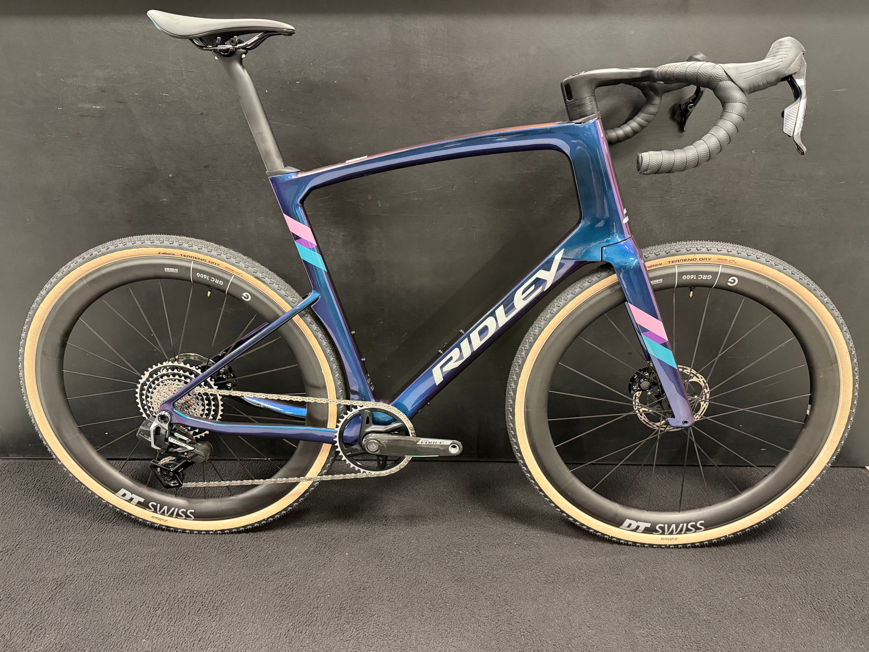 Ratas Ridley Kanzo Fast SRAM Force XPLR (XL), lilla