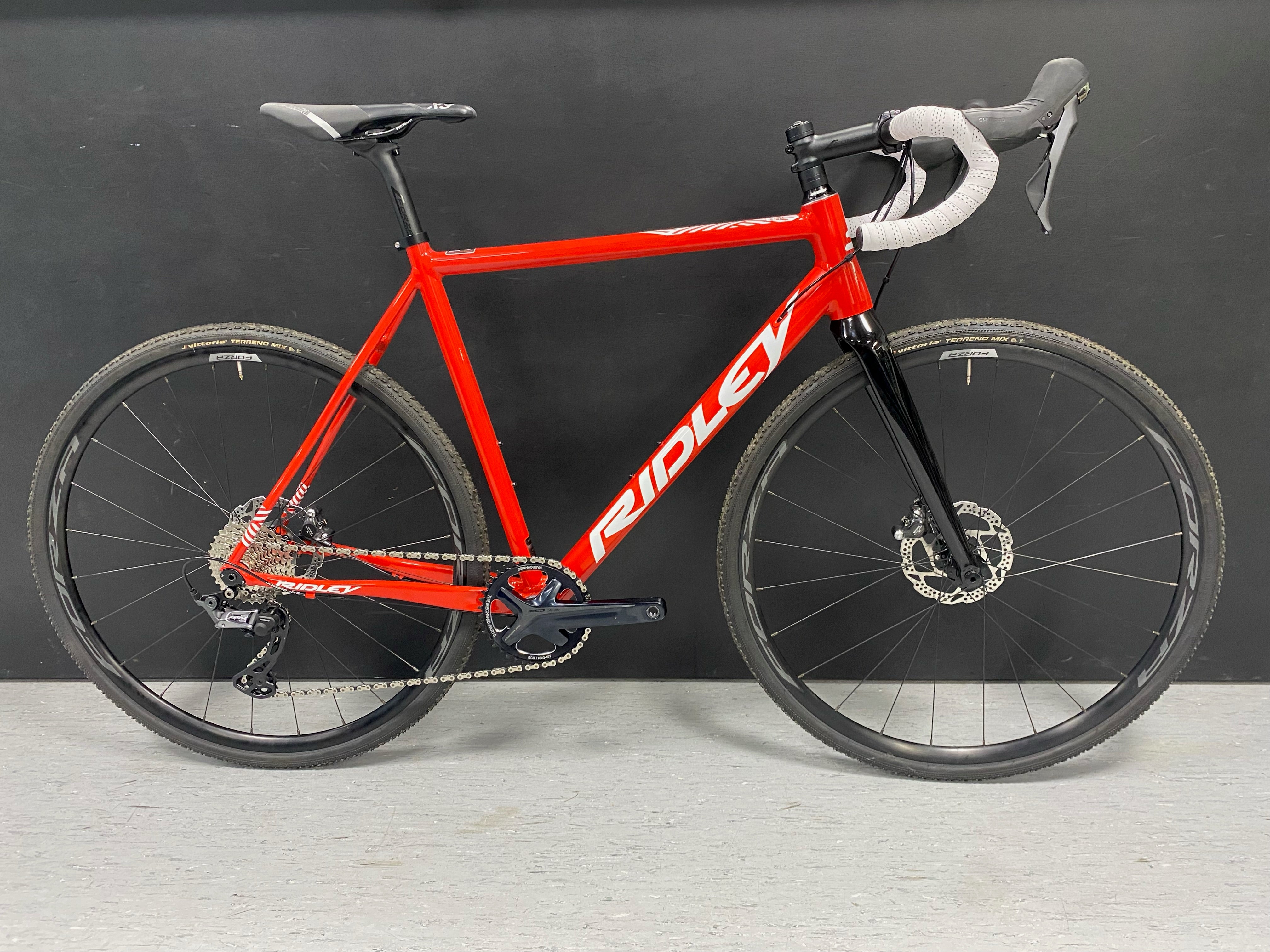 Ratas Ridley X-Ride Disc GRX 800 2x (L), pun/valge